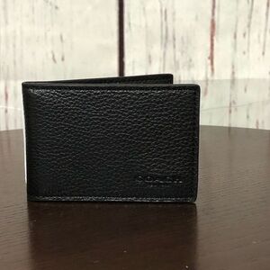 Coach Black Pebbled Leather Men's Compact Bi Fold Wallet